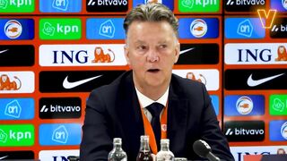 Valentijn en Van Gaal clashen op persconferentie: 'We stoppen hiermee, het is walgelijk'