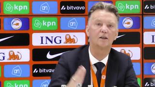 Van Gaal vermorzelt Driessen: 'We stoppen hiermee. Walgelijk!'