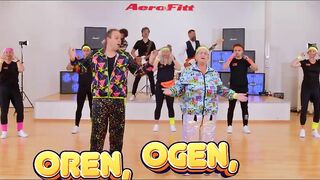 Frans Bauer & Tante Rikie - Hoofd, Schouders, Knie en Teen (Officiële Videoclip)