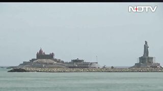 500 People Participate Perform Yoga In Kanniyakumari