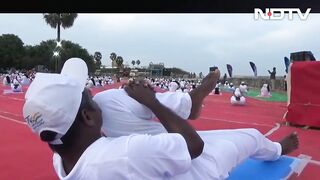 500 People Participate Perform Yoga In Kanniyakumari