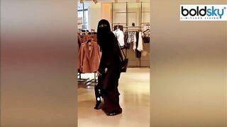 Bollywood Actress का Burqa में Twerk करते हुए Video Viral, Fans ने किया troll| Boldsky*Entertainment