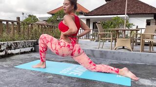 My street Stretch | Art Yoga | Ekaterina Katislo