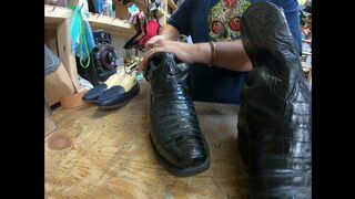 Shoe Stretching of Three Different Types of Leather