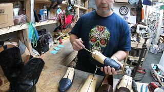 Shoe Stretching of Three Different Types of Leather