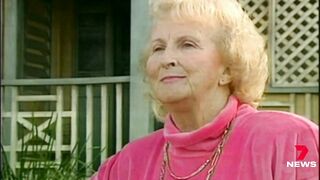 Gold Coast bikini queen Paula Stafford dies at 102 | 7NEWS