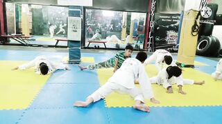 Taekwondo stretching #latihansplittaekwondo#martialart #olympicgame #taekwondostretching#태권도 #テコンドー