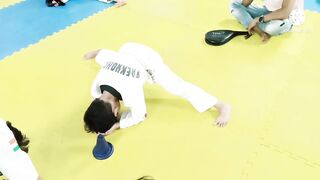 Taekwondo two legs stretching #martialart #olympicgame #latihansplittaekwondo #태권도 #テコンドー #跆拳道