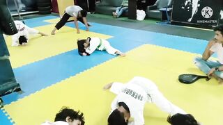 Taekwondo two legs stretching #martialart #olympicgame #latihansplittaekwondo #태권도 #テコンドー #跆拳道