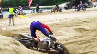 Racing "Illegal" Dirt Bikes on the Singapore Beach!