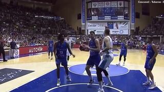 This Luka Doncic pass from today's Slovenia-Italy game ????