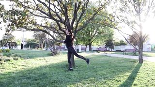 2 min legs stretching - outside workout