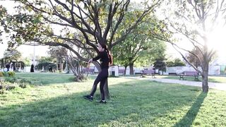 2 min legs stretching - outside workout