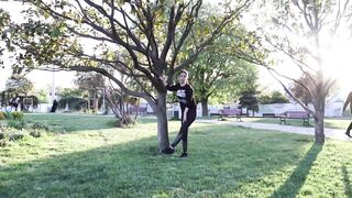 2 min legs stretching - outside workout