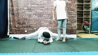 Taekwondo split leg stretching#martialart#latihansplittaekwondo#태권도#テコンドー#跆拳道#taekwondostretching