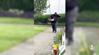 'Flower Man' steals show at cousin's wedding in North Beach