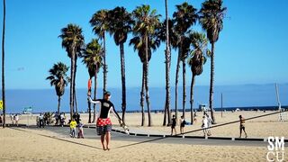 Juggling on a Slackline at Muscle Beach