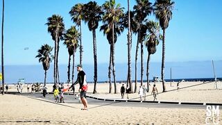 Juggling on a Slackline at Muscle Beach