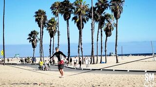 Juggling on a Slackline at Muscle Beach