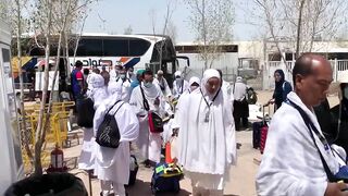 PARA JEMAAH HAJI ANDALUSIA TRAVEL TIBA DI PERKHEMAHAN DI ARAFAH