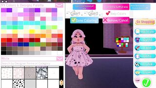 RECREATING ARIANA GRANDE’S ICONIC OUTFITS IN ROYALE HIGH! ROBLOX ROYALE HIGH OUTFIT CHALLENGE