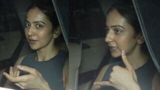 Rakul Preet Singh Spotted At Anshuka Yoga In Bandra | Rakul Preet Singh Latest video | Filmy Looks