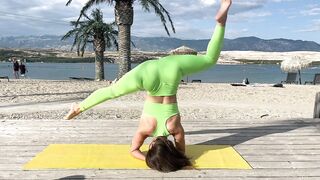 Yoga stretch | Middle Splits | Gymnastics training | Contortion workout #contortion #yoga