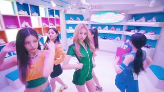 ITZY “SNEAKERS” M/V @ITZY