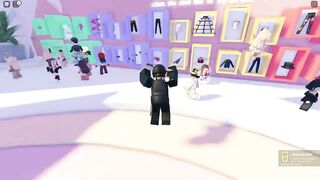 FREE ACCESSORIES! HOW TO GET Klossette x Builder_Boy Purse & Klossette Oversized Sweater! (ROBLOX)