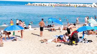 Walking beach Sant Sebastia/ Barcelona beach walk