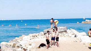 Walking beach Sant Sebastia/ Barcelona beach walk