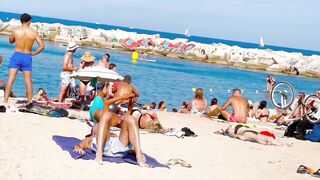 Walking beach Sant Sebastia/ Barcelona beach walk