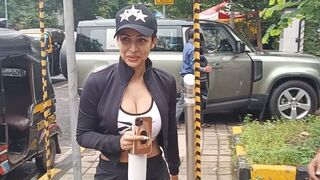 Malaika Arora Stunning Looks, Spotted Outside Yoga Classes in Bandra | Shudh Manoranjan