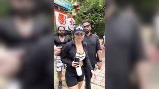 Malaika Arora & Akanksha Ranjan Kapoor Leaving after post Workout of Yoga ????????????????