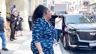 Lizzo and Jamie Foxx Chat It Up with TMZ Celebrity Bus Tour | TMZ