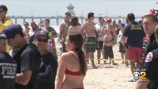 Small plane crashes into ocean in Huntington Beach, pilot rescued