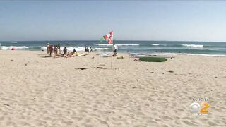 Small plane crashes into ocean in Huntington Beach, pilot rescued