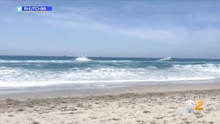 Small plane crashes into ocean in Huntington Beach, pilot rescued