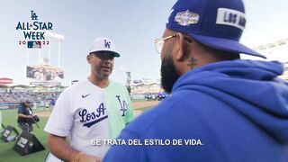 Hanging with Andre Ethier on the field at Celebrity Softball! | La Vida Más Fina