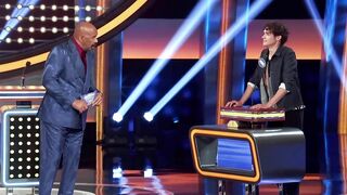 Joshua Bassett wants a chunky partner... | Celebrity Family Feud