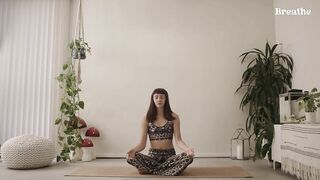 3 minute yoga flow - little luna