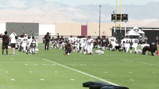 Raiders training camp FIRST DAY WITH PADS Stretching - July 27, 2022