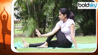 Thigh Fat Reduce Yoga | Yoga To Reduce Thigh and Hip Fat | Boldsky *Yoga