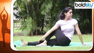 Thigh Fat Reduce Yoga | Yoga To Reduce Thigh and Hip Fat | Boldsky *Yoga