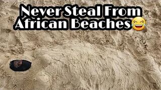 HOW TO STEAL FROM AFRICAN BEACH ???? #beach #thief #viral