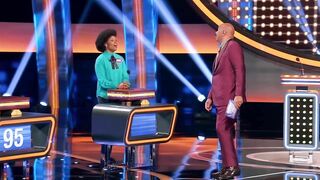 Steve Harvey roasts Jo Koy’s answer! | Celebrity Family Feud