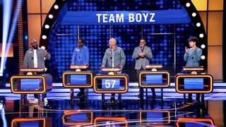 Steve Harvey roasts Jo Koy’s answer! | Celebrity Family Feud