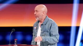 Steve Harvey roasts Jo Koy’s answer! | Celebrity Family Feud