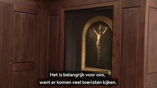 Superduur schilderij van Rembrandt weer terug in kerk (nu met beveiliging)