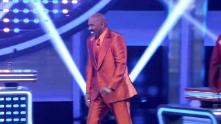 Rhys Darby vs. Jay Pharoah on Celebrity Family Feud!